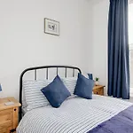 Bright 2 Bedroom In Southsea. 8 Min Walk To Seafront