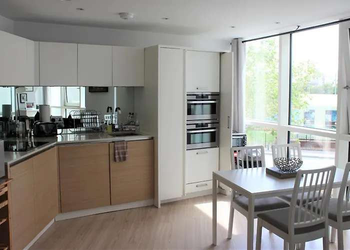 Work Rest And Stay At Gunwharf Quays