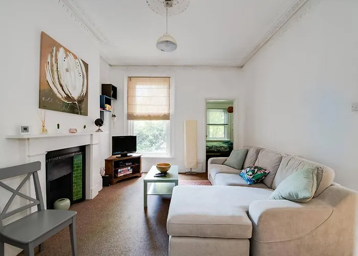 Family Friendly Flat Just Minutes From The Beach!