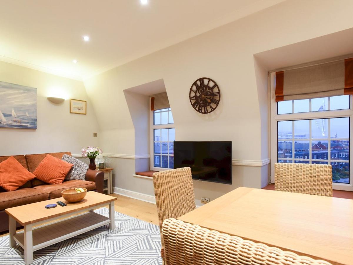 Pass The Keys Superb Location 1bedroom Apt Sleeps 4 With Free Parking Apartment Portsmouth