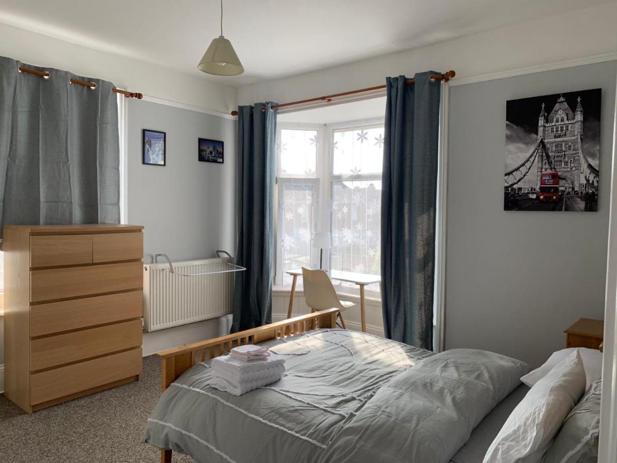 Cosy 2 Bed Flat In Baffins