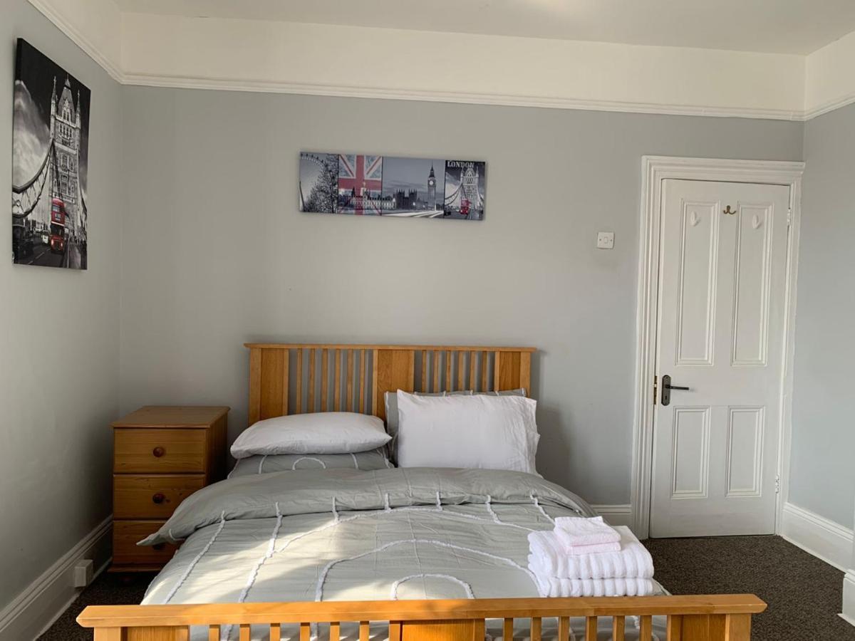 Cosy 2 Bed Flat In Baffins *