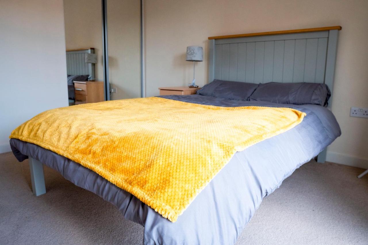 Apartment Spacious Two Bedrooms For Business And *