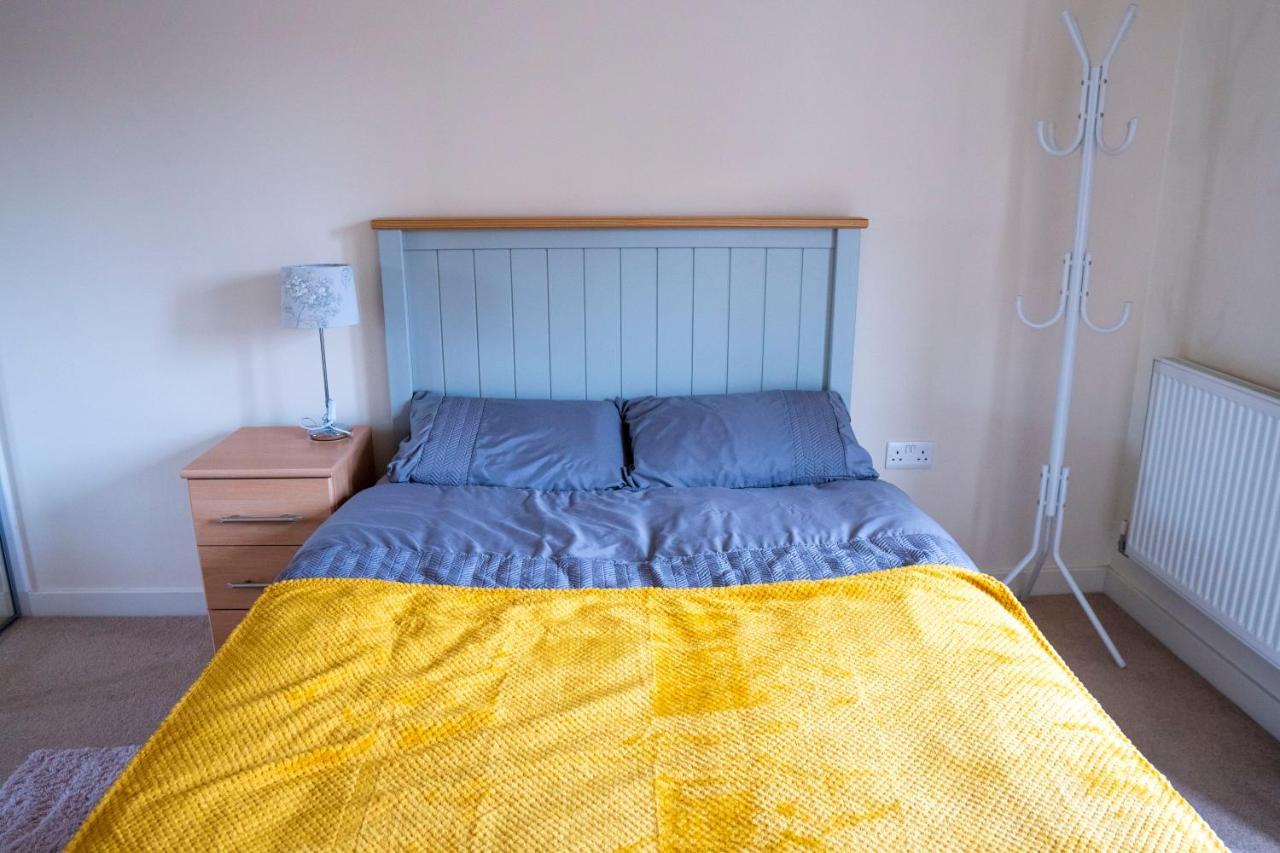 Spacious Two Bedrooms For Business And Apartment
