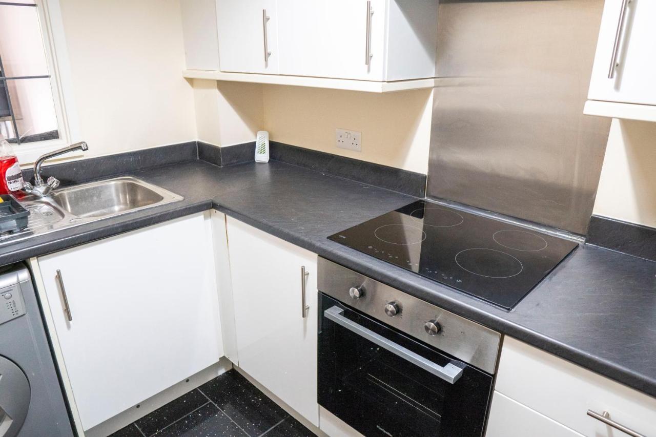 Spacious Two Bedrooms For Business And Apartment Portsmouth
