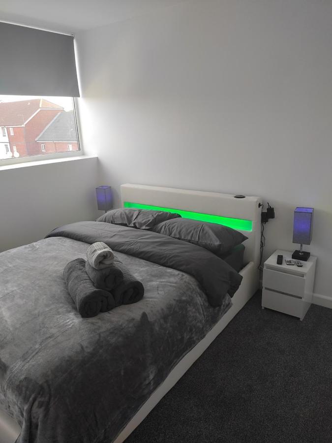 Moden Stylish In Southsea Free Onsite Parking Apartment *