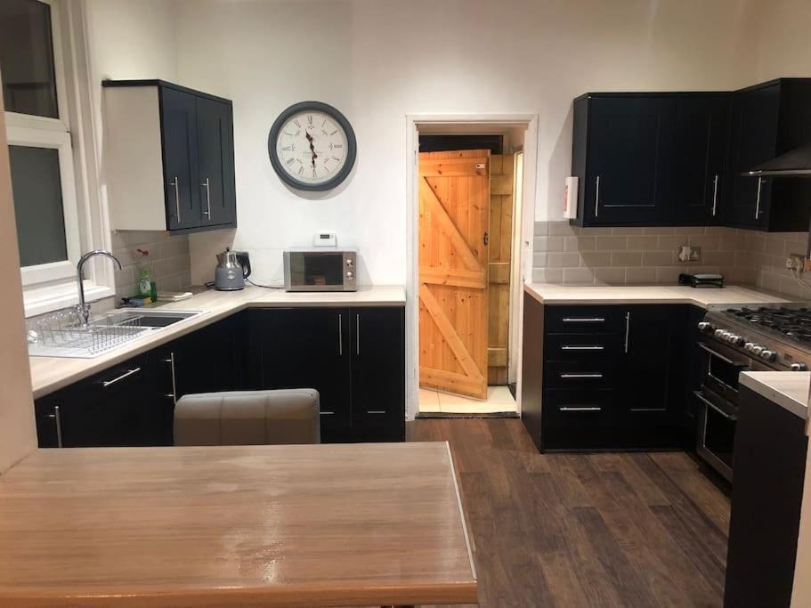 7 Double Bedroom House Portsmouth