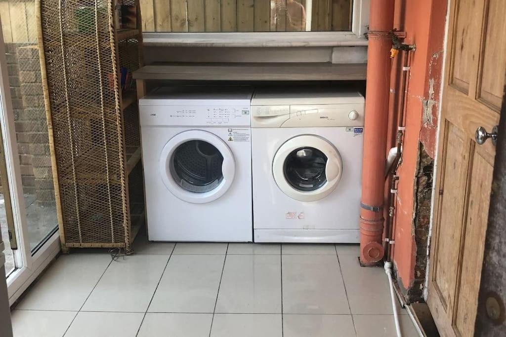 7 Double Bedroom House Portsmouth