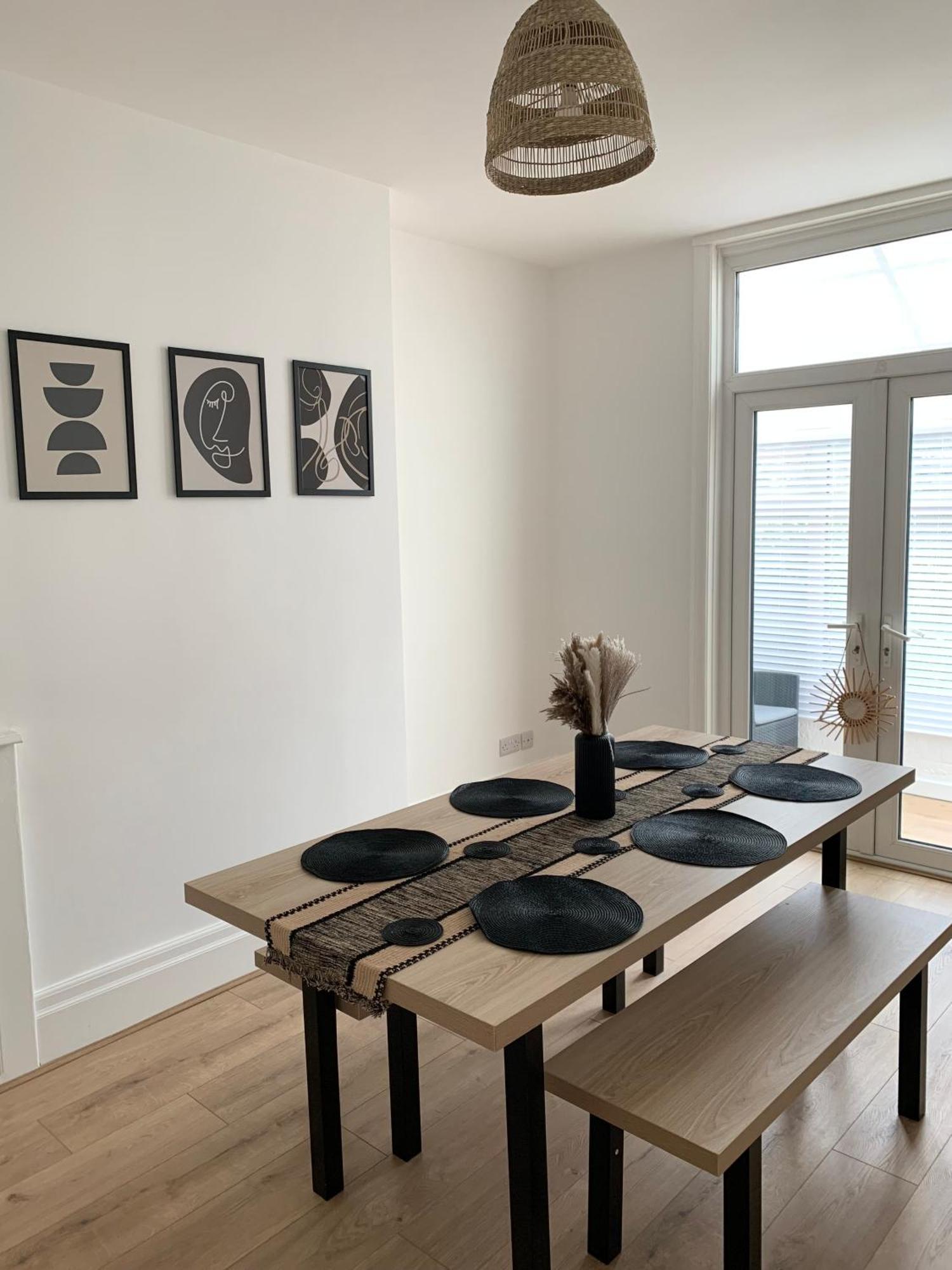 Iris In Southsea Free Street Parking And Pets Welcome Holiday home