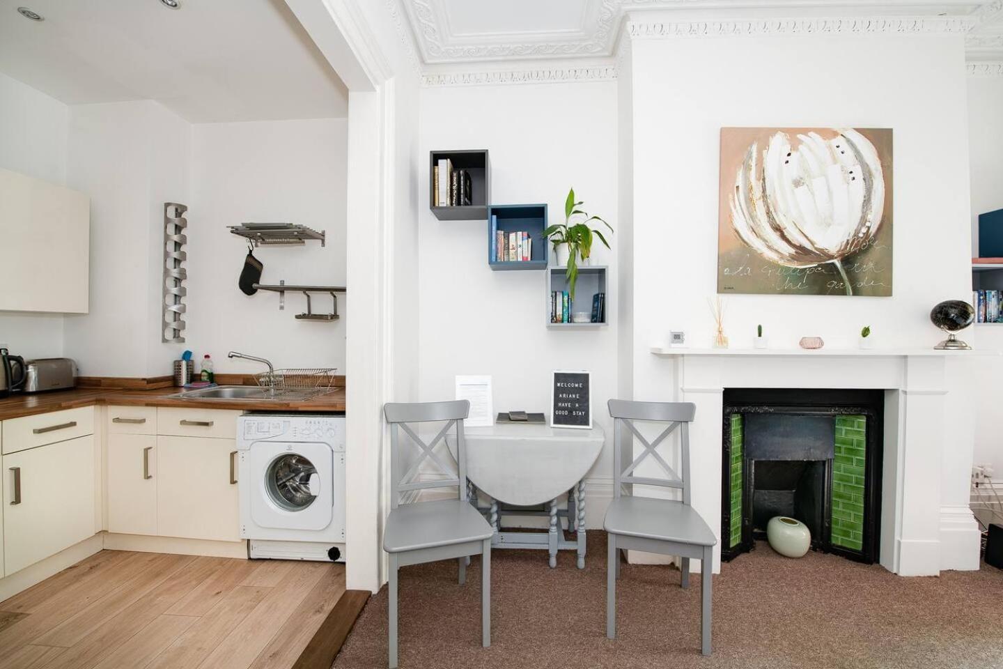 Family Friendly Flat Just Minutes From The Beach! Portsmouth