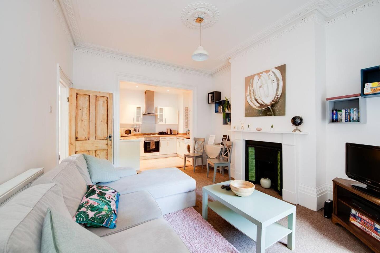 Family Friendly Flat Just Minutes From The Beach!