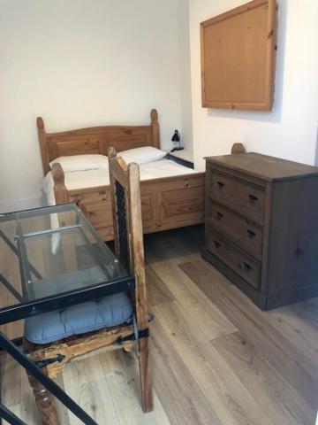 7 Double Bedroom House Apartment *