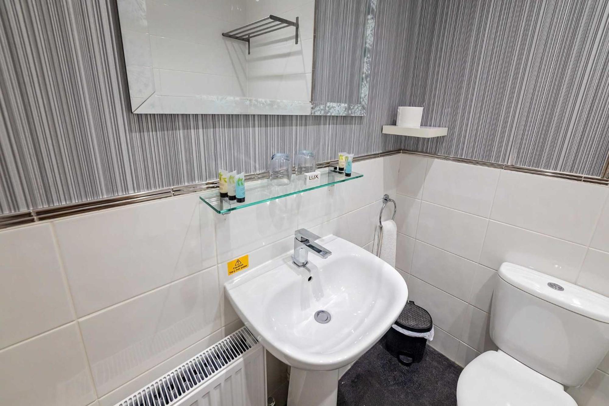 G Boutique Hotel 3*