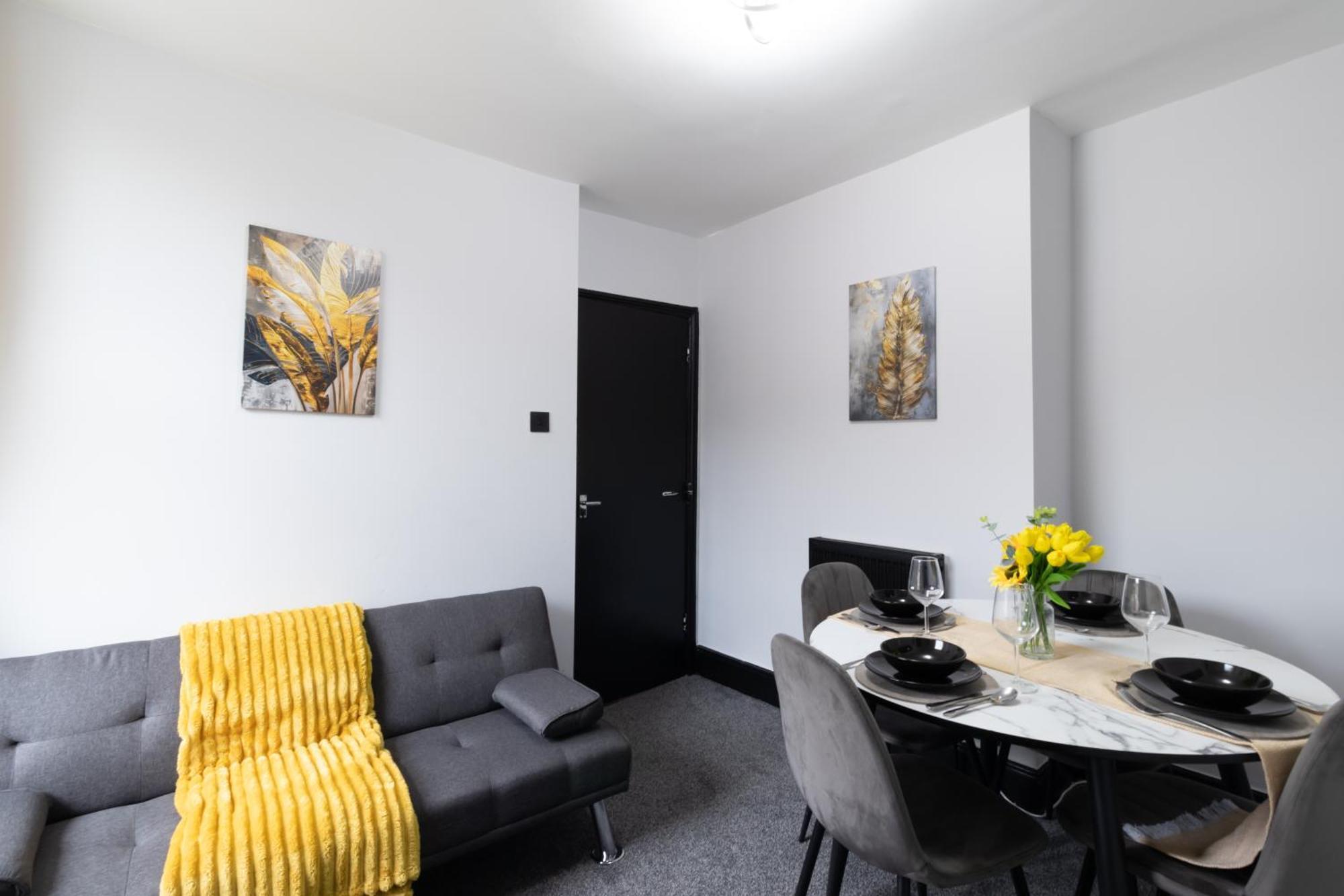 Open Mind - 4 Beds & Free Parking Apartment