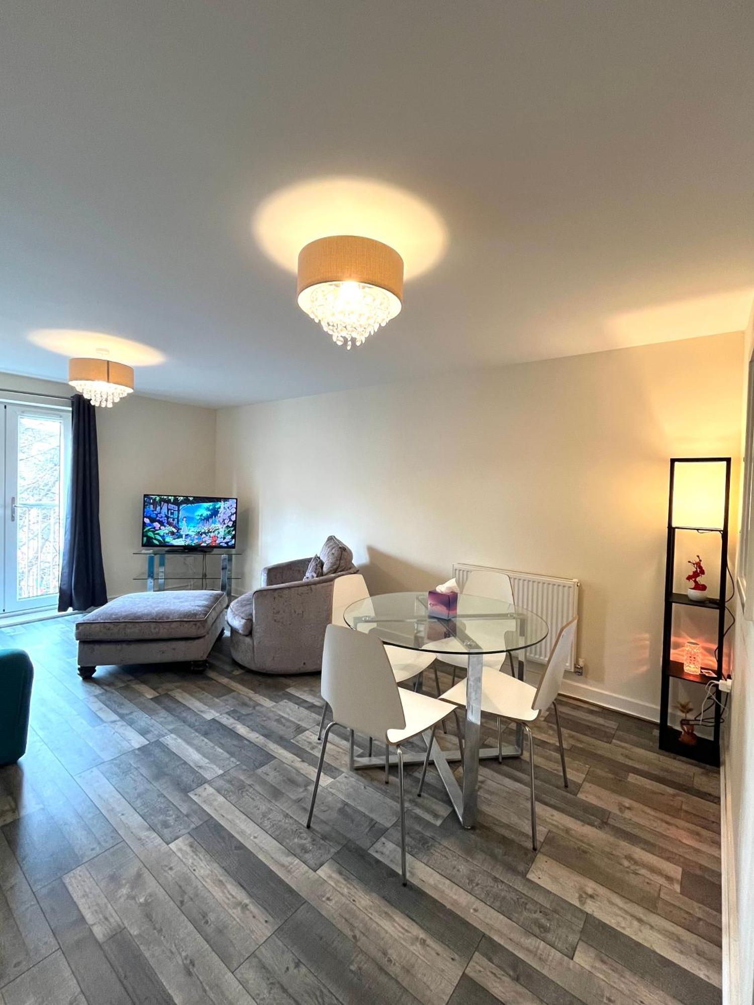 Spacious Two Bedrooms For Business And * Portsmouth