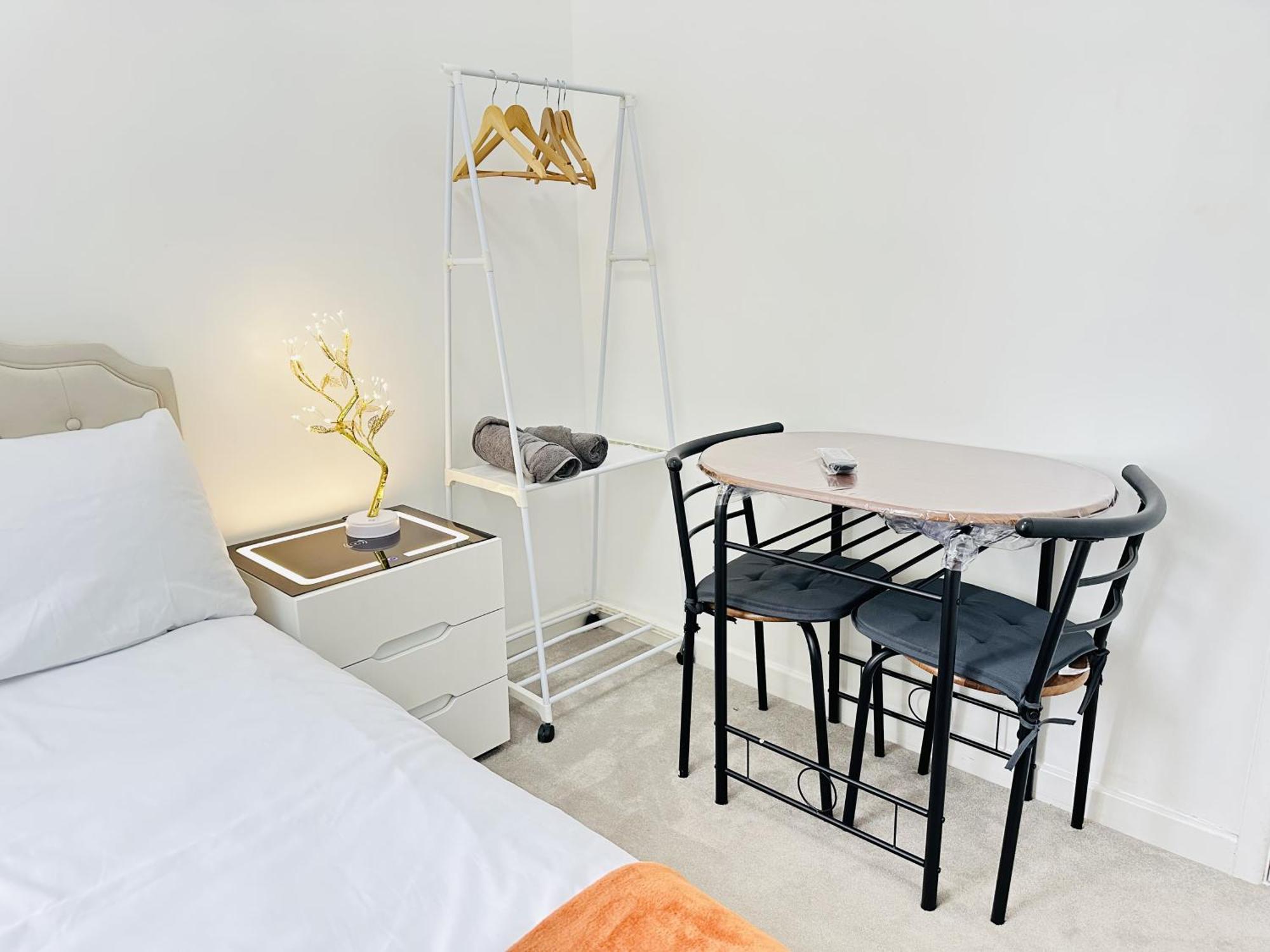 Apartment 8-sleeper 4br 4bed 2bath Wi-fi Garden Tv *