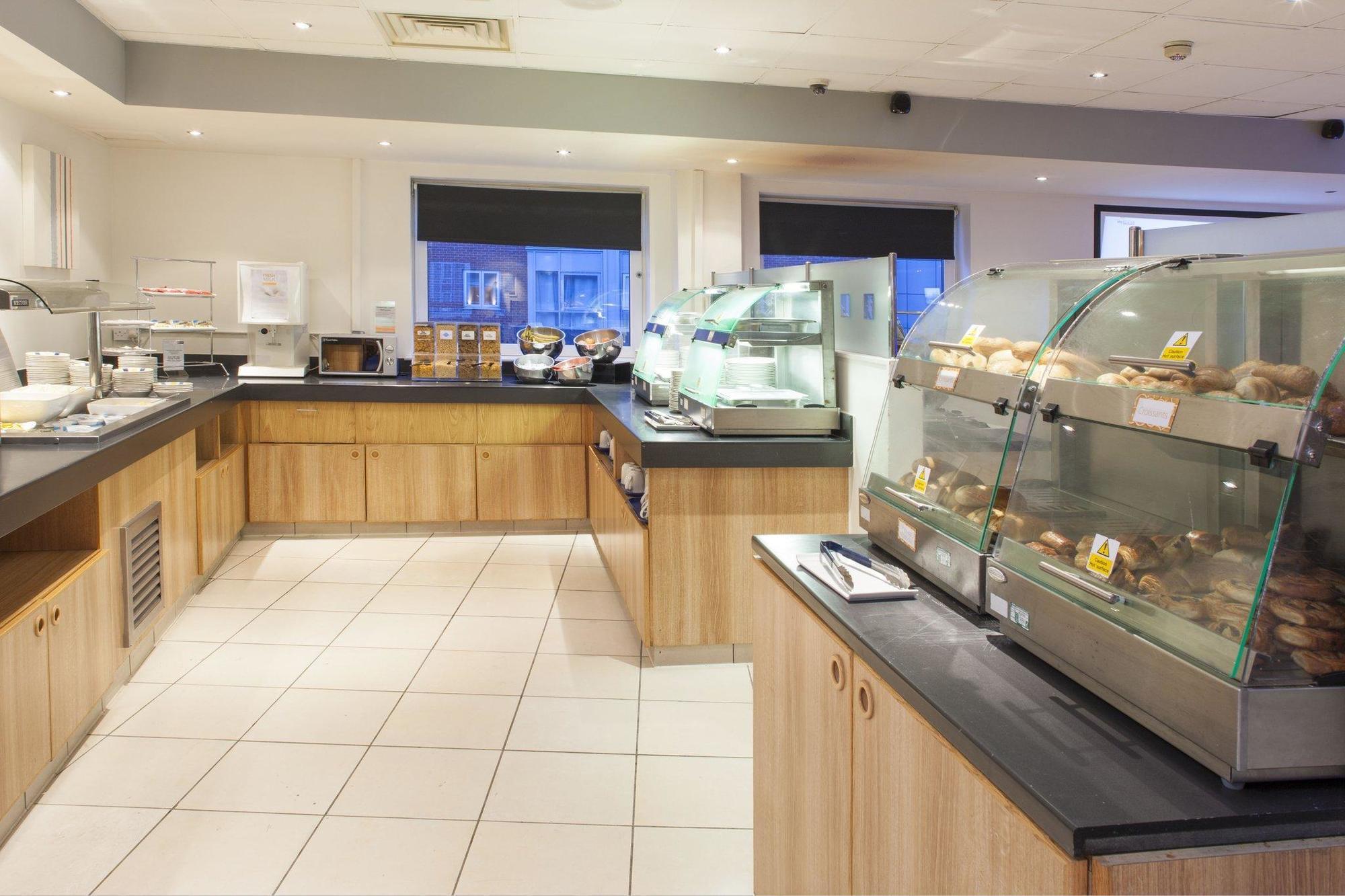 Express Gunwharf Quays By Ihg
