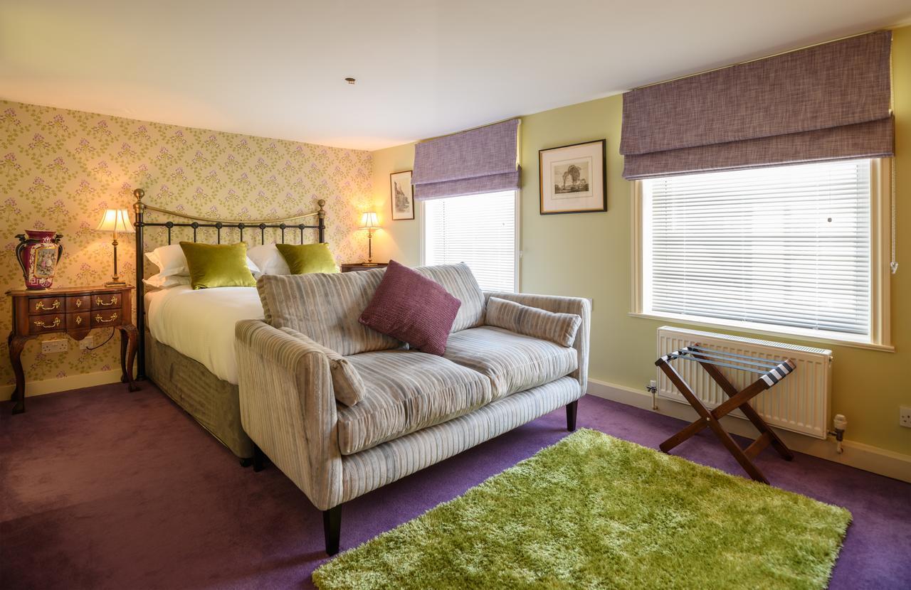Ye Spotted Dogge Hotel