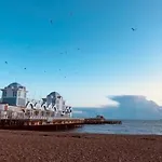Ground Floor One Bedroom Apartment Close To Seafront