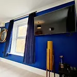 Southsea Royale Studio, James Bond, Parking, Seafront