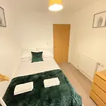 3 Bedrooms Double Or Single Beds, 2 Parking Spaces! Wifi & Smart Tv\'S, Balcony