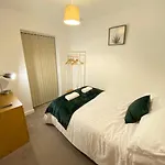 3 Bedrooms Double Or Single Beds, 2 Parking Spaces! Wifi & Smart Tv\'S, Balcony
