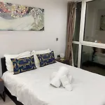 Gunwharf Quays Harbour Apartments