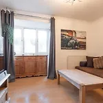 Best Price! Large Home For 4 - Smart Tv - Comfy Beds - Garden - 4 Single Beds Or 2 Doubles!