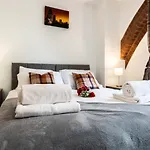 Grade 2 Listed Converted Church, Within 750Yrds To Southsea Beach