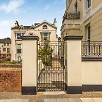 Seafront 2 Bedroom Apartment