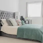 Portsmouth City Centre Modern Apartment - With Free Parking