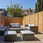 Beatrice Manor - Luxury 4 Bedroom House In Central Southsea, Portsmouth
