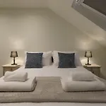 Beatrice Manor - Luxury 4 Bedroom House In Central Southsea, Portsmouth