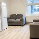 4 Bed, 3 Bath Apartment In City Centre