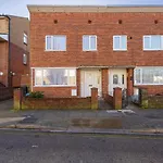 Blue Sparrow House - Parking