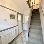 Portsmouth 3 Bedroom Getaway, Sleeps 6
