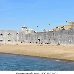 Trincomalee Guest