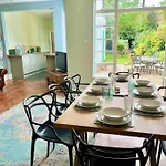 Spacious Semi-Detached Southsea House, Free Parking On Drive