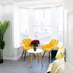 Open Mind Property - 6 Luxury Bedrooms With Free Parking