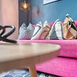 Stunning 3 Bed Chic Townhouse, Parking & Pet Friendly! Spacious - Sleeps 8 By Blue Puffin Stays