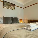 Somers House - Pet Friendly & Parking