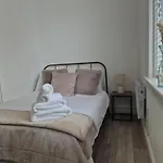 #2 Fully Refurbished Portsmouth Studio Apartment