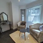 #26A Newly Refurbished Portsmouth Garden Apartment