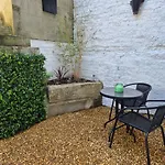 #26A Newly Refurbished Portsmouth Garden Apartment
