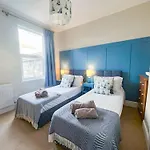 3-Br Stylish Spacious Townhouse, Perfect For Groups, Sleeps 6 With Free On-Street Parking Permit, Southsea - Work Contractors And Easter Special Offer - By Blue Puffin Stays