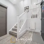 Grand Penthouse Living By Lawsons