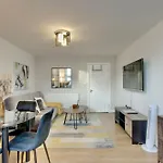 Southsea Getaway Apartment With Pool Table And Hot Tub