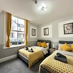 Open Mind Property - Cosy Flat With 2 Beds