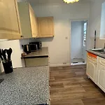 Large Double Room In Portsmouth - Mayhall Rd