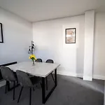 Open Mind Property - Cosy Flat With 2 Beds